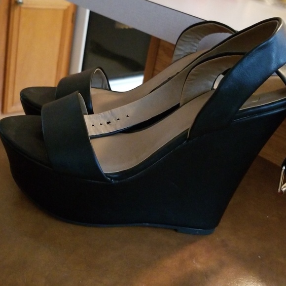 Platform sandals - Picture 2 of 4